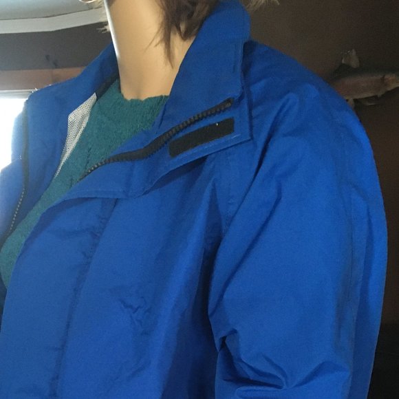 USED CABELA'S BLUE ZIPPERED WINDBREAKER SIZE SMALL - Picture 3 of 9